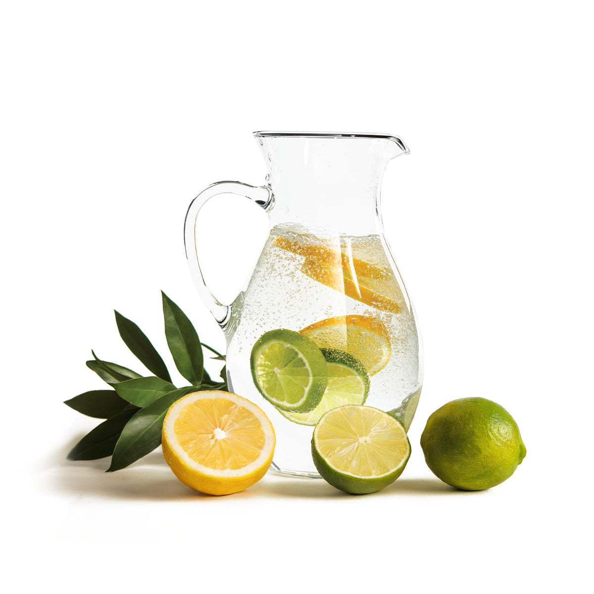 Simax Large Glass Pitcher With Spout, 2.5 Quart (80 Ounce) Borosilicate Glass Iced Tea Pitchers with Handle, Angled Cylinder Design, Glass Water Pitcher
